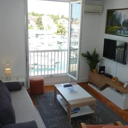 Marina View Apartmán *