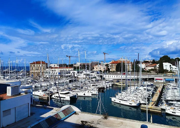 Marina View Apartment *